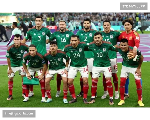 墨西哥队定位球战术多变 成世预赛得分利器